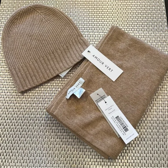 Amour Vert Set 100% Cashmere Colby Hat & Jolie Scarf Cafe Au Lait - Picture 1 of 10